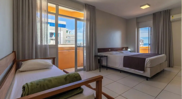 Трёхместный номер Superior с балконом Rio Branco Hotel