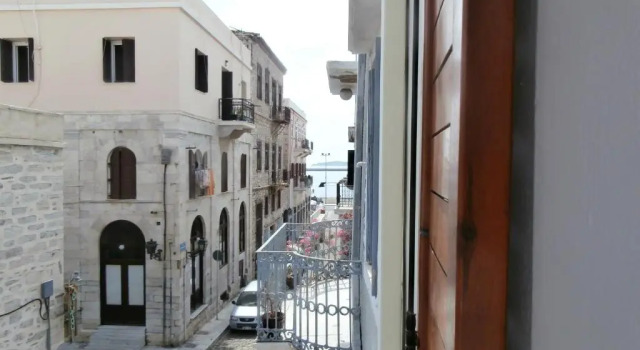 Avra Rooms