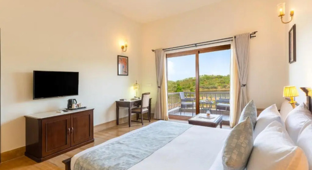 Люкс с видом на озеро Sarasiruham Resort - Private Pool Villa in Udaipur