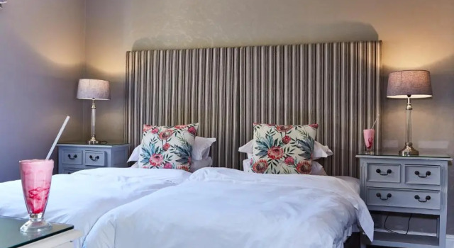 Люкс Семейный The Devon Valley Hotel
