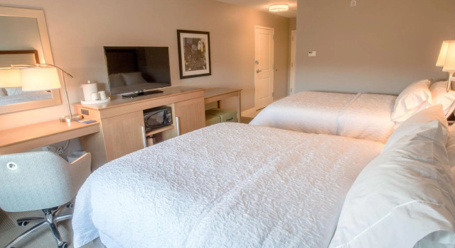 Четырёхместный номер Standard Hampton Inn by Hilton Amesbury, MA