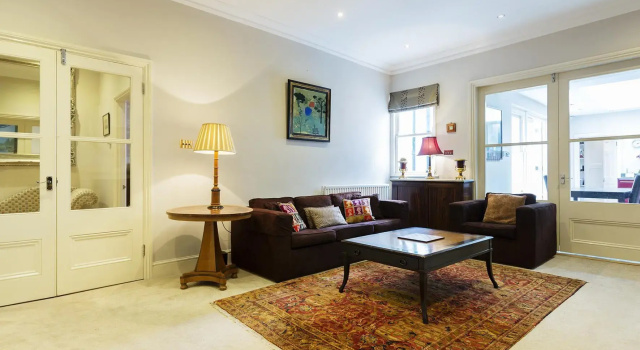 Veeve - Four Bedroom Apt. In Kensington