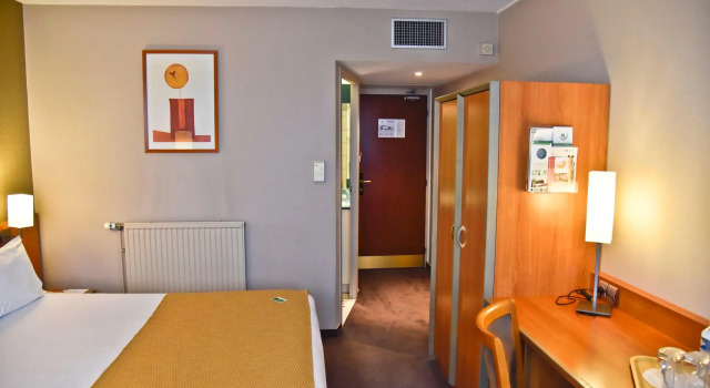 Standart çift kişilik oda Holiday Inn Calais by IHG