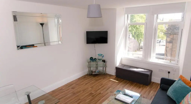 Апартаменты с 2 комнатами GreenStar Apartments - Short Walk Away Into Dundee City Centre - 6 Individual Properties from 1 to 3 Bedrooms - Short & Long Stay Offers