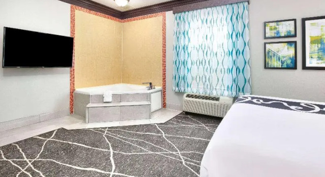 Номер Standard La Quinta Inn & Suites by Wyndham Little Rock - Bryant