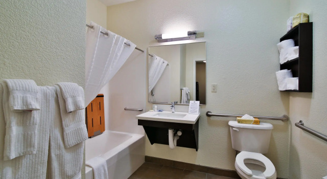 Четырёхместный люкс Candlewood Suites Bismarck