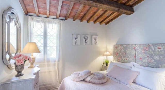 Коттедж Rosyabate Cottage, with Private Garden and views between Lucca and Pistoia