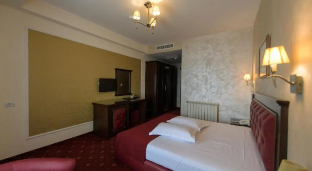 Двухместный номер Standard с балконом Hotel Golden Palace