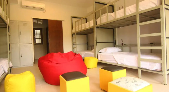 Кровать в общем номере JJs Hostel Mirissa