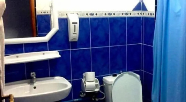 Трёхместный номер Standard с балконом Hotel Loubar