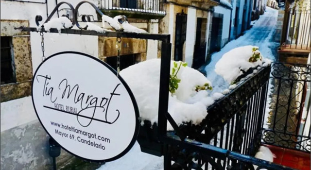 Hotel Rural Tia Margot, Забронировать Отель Отели в центре Канделарио с завтраком, отели в центре Канделарио с завтраком