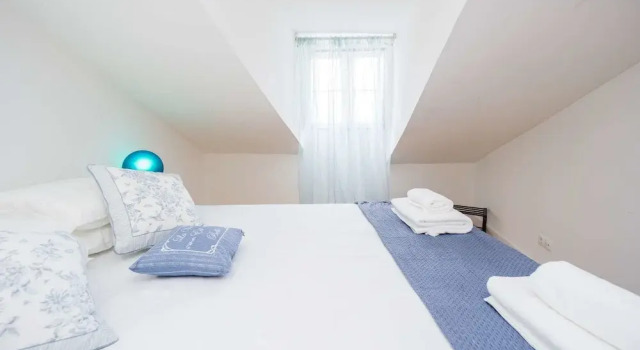 Апартаменты Comfortable and Trendy Lisbon Apartment