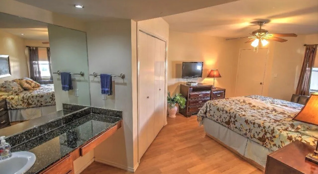 Gulfpoint 2203 - 2 Br Condo