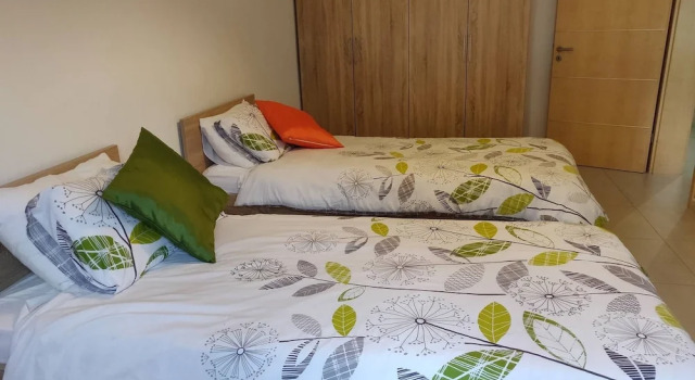Spacious Apartment 5 Minutes Walk From The Beach, Réserver Appartement Hôtels à Marsaskala avec parking, Parking