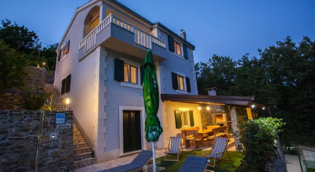 Villa Eagle, Book Villa Svinišće Dalmatian Zagora