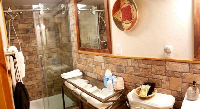 Deluxe Doppel Zimmer Stone Lizard Lodge