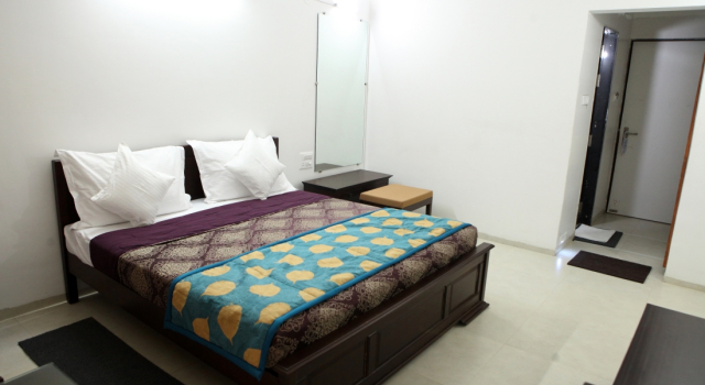 Sapphero Resorts, Prenota Hotel Shirdi Maharashtra