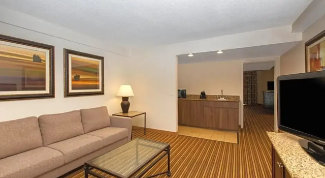 Номер Standard Aksarben Suites, A Trademark Collection Hotel