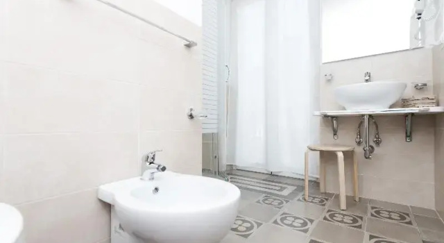 Standaard Tweepersoonskamer met balkon Ada Suites