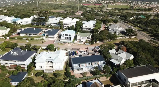 Sky Blue Guest House, Забронировать Гостевой дом Кентон-он-Си Kariega Game Reserve, рядом с Пляж Kenton on Sea Beach