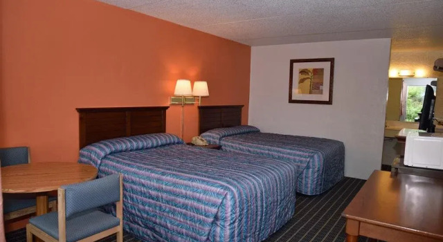 Bonifay Inn, Rezerwuj Hotel Hotele w Bonifay z parkingiem, Parking