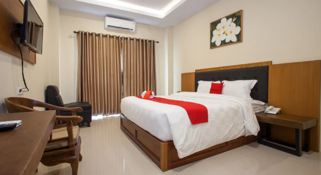 RedDoorz Premium @ Jalan Cengkeh
