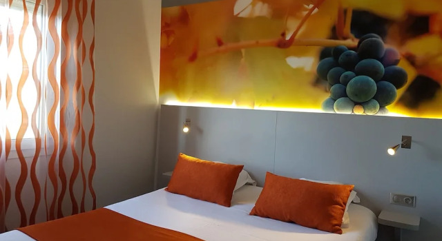 Трёхместный номер Superior LOGIS Hotel lEscargotière Dijon Sud - Chenove