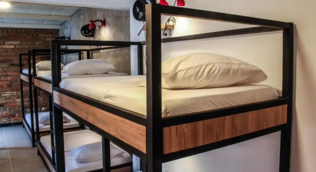 Кровать в общем номере Zamia Hostel