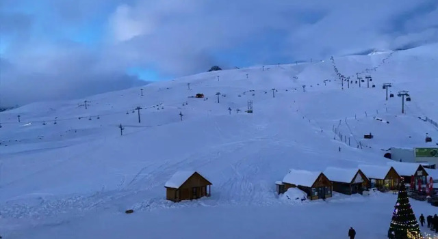 Апартаменты с видом на горы George Snow Apartments in New Gudauri - fireplace, 50m to Gondola lift