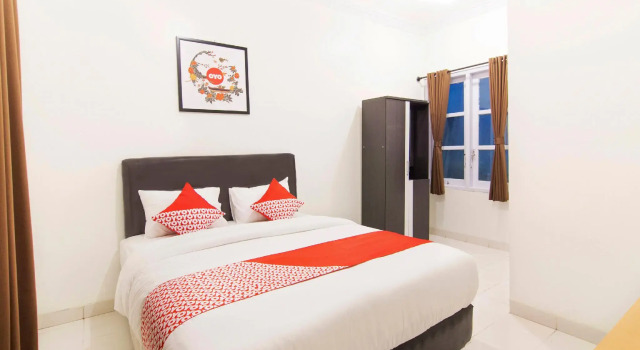 OYO 966 Dinda Guesthouse, Rezerwuj Hotel Sleman Yogyakarta Province