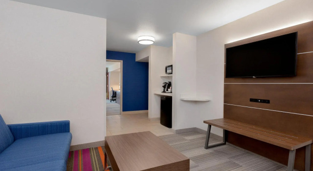 Четырёхместный люкс с 2 комнатами Holiday Inn Express Ellensburg by IHG