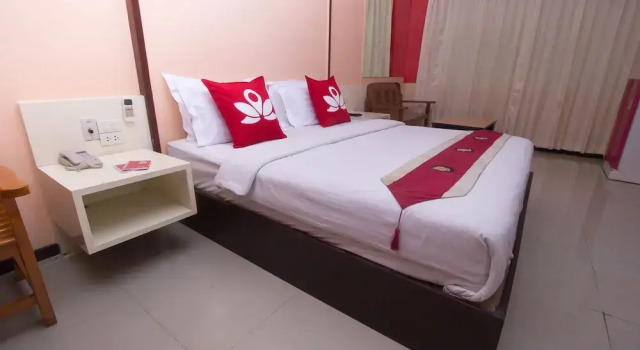 ZEN Rooms Surasak 1