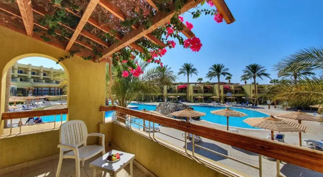 Standaard kamer uitzicht op het zwembad Eurotel Palm Beach Resort