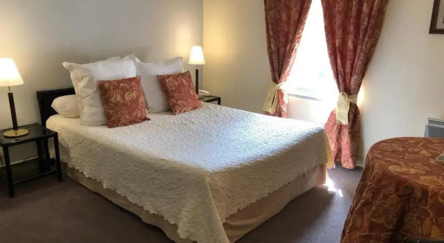 Номер Standard Logis Hôtel Le Moulin de la Beune