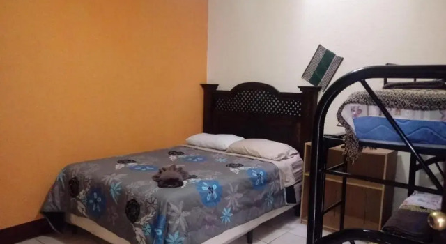 Hospedaje El Viajero Antigua, Book Hostel Hotels in Zacatepeques with Parking, Parking