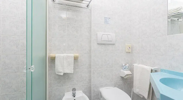 Трёхместный номер Standard с балконом Little Hotel