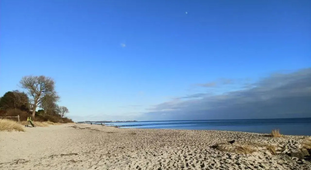 Wohnung mit traumhaftem Meerblick und Schwimmbad, Забронировать Отель Отели Зирксдорф с парковкой, рядом с Пляж Зирксдорф, Парковка