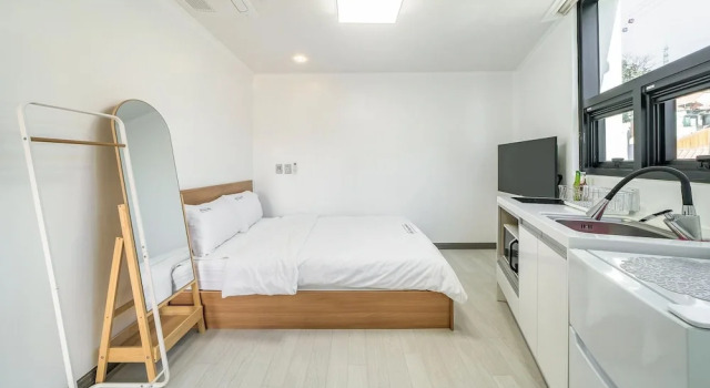 Yeosu Nangmanstay pension, Забронировать Гостевой дом Гостевые дома Йосу, рядом с Деревня с настенными рисунками в районе Косодон, Гостевой дом