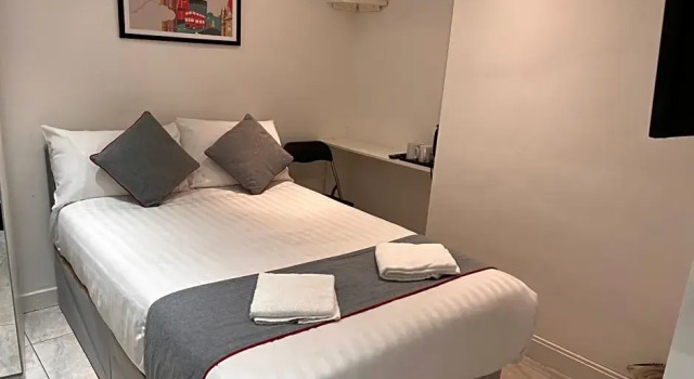 Четырёхместный номер Standard Apollo Hotel Kings Cross