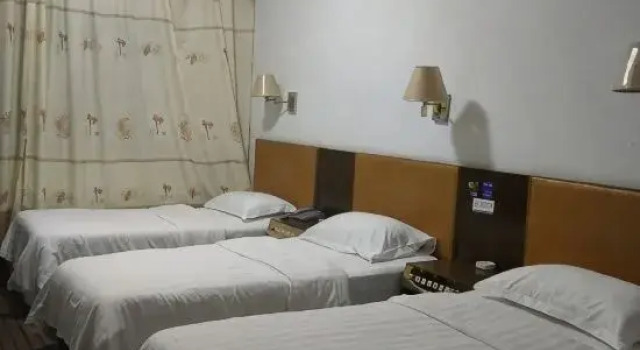 Tongling Chezhan Business Hotel, Prenota Hotel Hotel a Anhui con parcheggio, Parcheggio