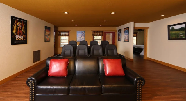 Коттедж Firefly Nights - Five Bedroom Chalet