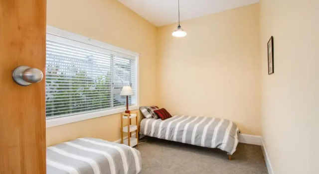 Views on Colenso - Napier Holiday Home