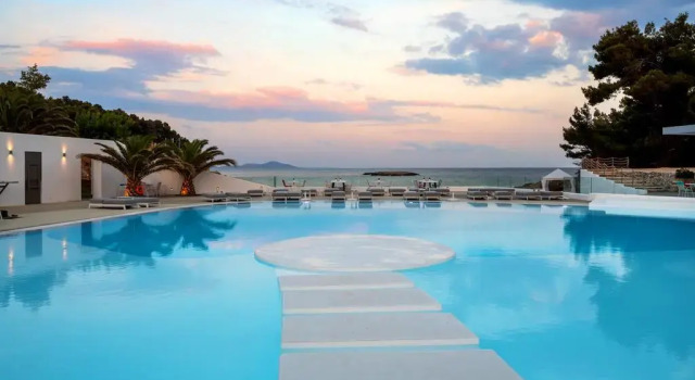 Кровать в общем номере с видом на сад Marpunta Resort, Santikos Collection