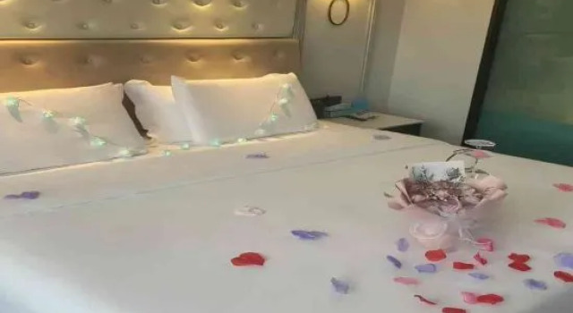 Люкс Deluxe Xana Hotelle Hotel (Nanchang Liantang Xiaolan Industrial Park Lishan Metro Entrance Station)