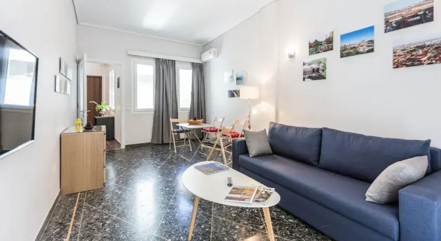 Апартаменты c 1 комнатой с балконом Happy Stay in Elegant & Bright Flat near Metro