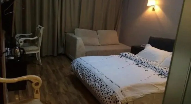 Yichang Jintai Business Hotel, Prenota Hotel Yichang Hubei