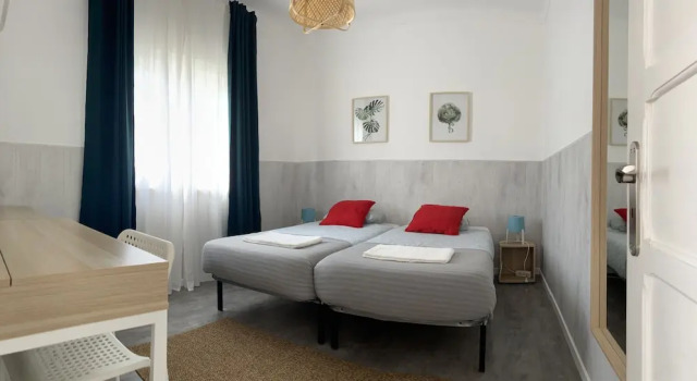 Номер Economy Surfers Den Ericeira