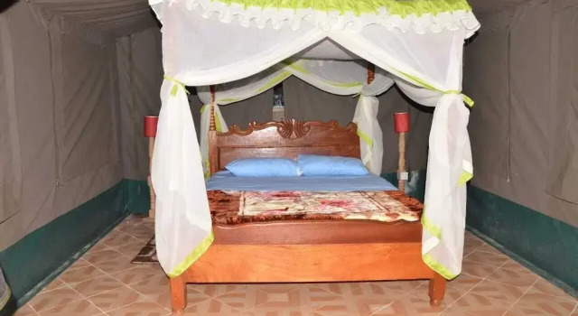 Miti Mingi Eco Camp, Réserver Hôtel Ololaimutiek 