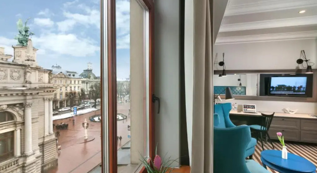 Полулюкс PANORAMA Lviv Hotel