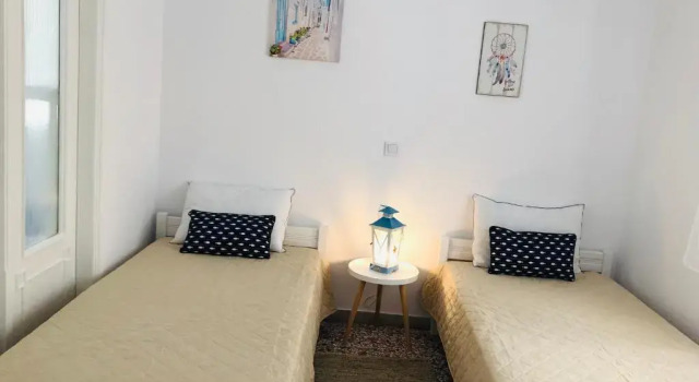 Stylish Home for 6 in Adamas, Prenota Hotel Adamas Milo